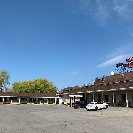 7 West Motel Carleton Place Exteriör bild