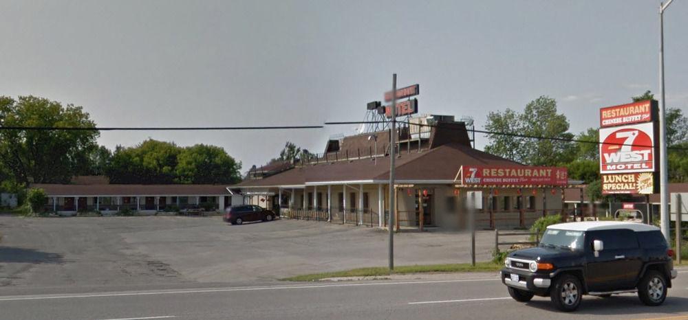7 West Motel Carleton Place Exteriör bild