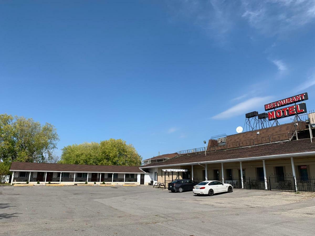 7 West Motel Carleton Place Exteriör bild